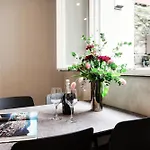 Breva - Downtown - Jacuzzi And Garden